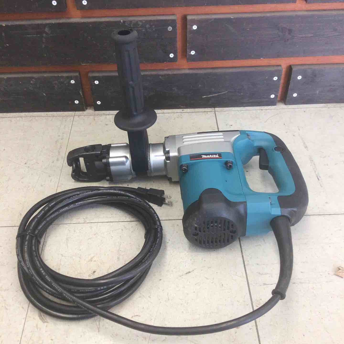 中古美品】 マキタ/makita 電動ハンマ HM0830 【鴻巣店】 – アクト