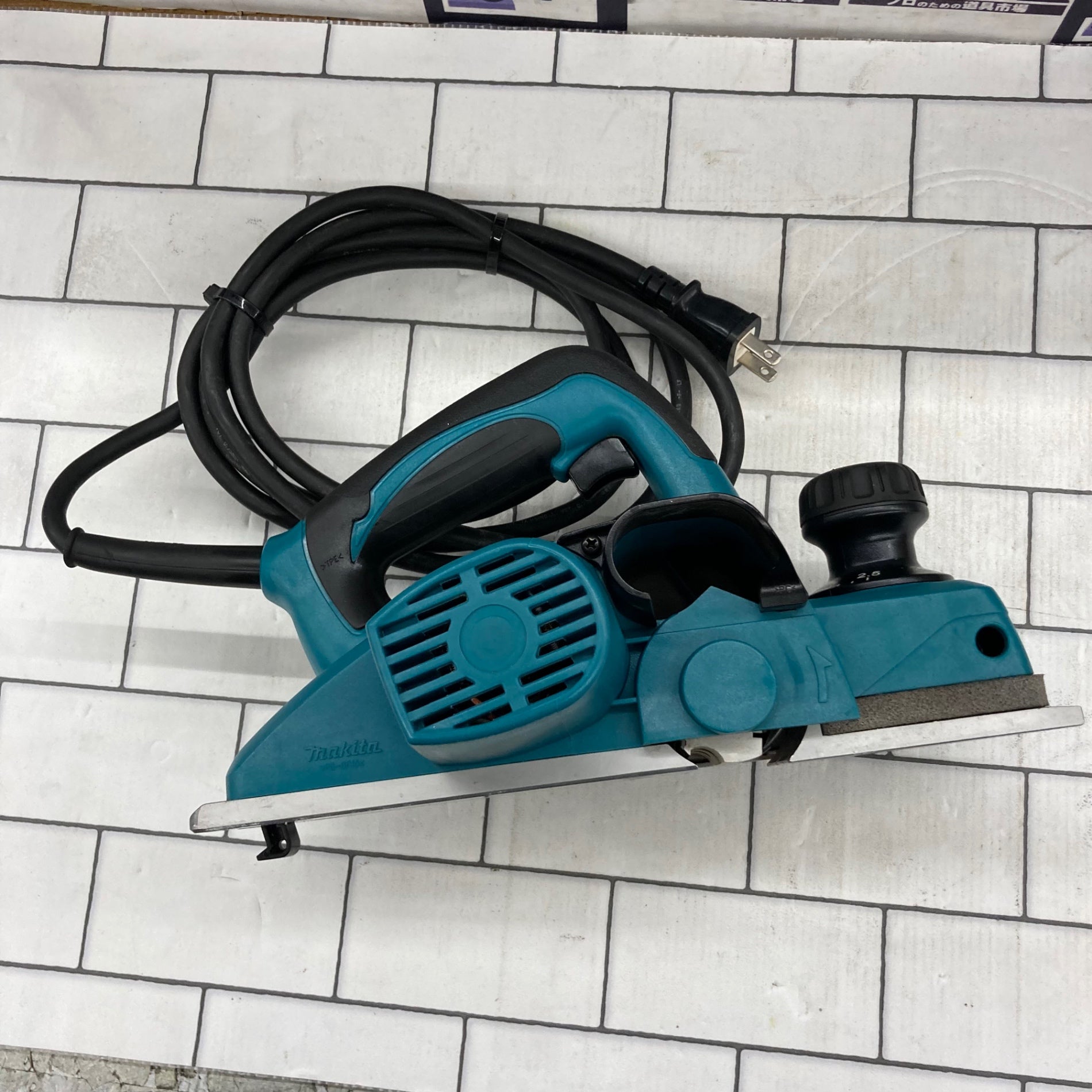 ☆マキタ(makita) 電気カンナ KP0800ASP 替刃式【所沢店】 – アクト