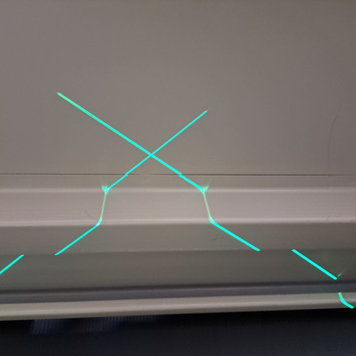 【美品】★マキタ(makita) 10.8Vグリーンレーザー墨出し器 SK20GD 高輝度 屋外 おおがね/ろく 電池パック ADP09・受光器・アルミケース付き【岩槻店】