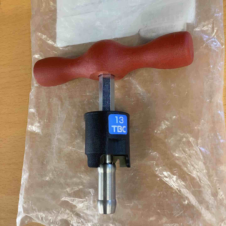 面取り器 UPBT-13 ドライフレックス用面取り器 、アルミ三層管を、直角に、かつ滑らかに面取りするための専用工具です。【越谷店】