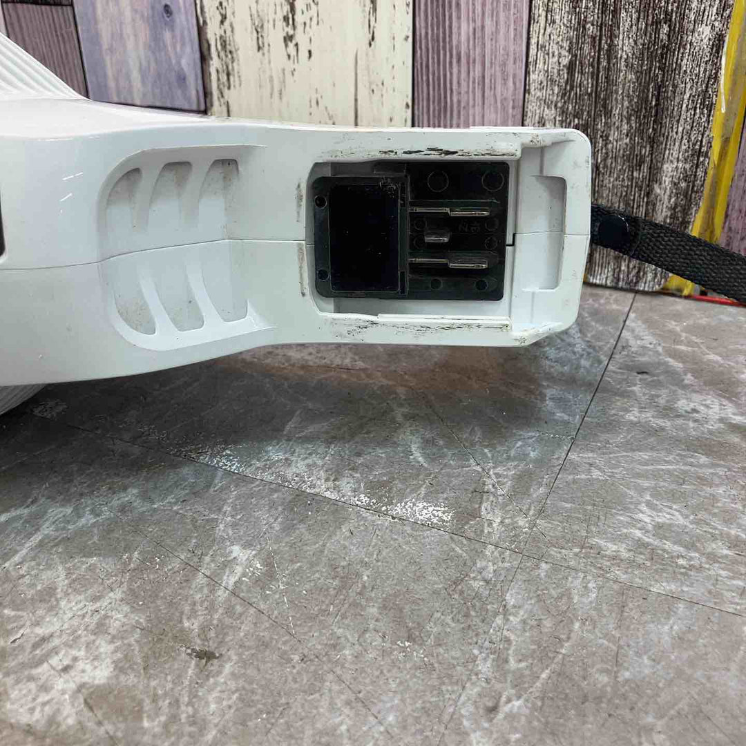 ◇マキタ(makita) コードレスクリーナ CL107FDZW【八潮店】
