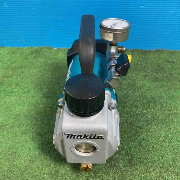 ★マキタ(makita) コードレス真空ポンプ VP180DZ 18V5.0Ahバッテリ・真空ゲージ・アルミケース付【岩槻店】
