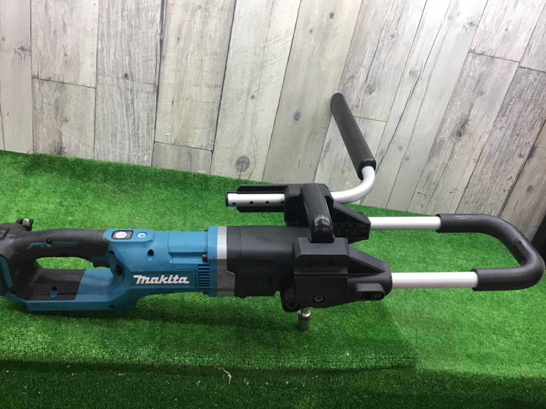 ◇マキタ(makita) コードレスアースオーガ DG001GZ 本体のみ【富山店