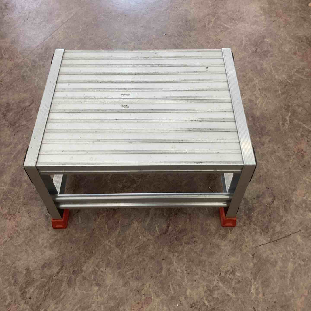 ◇トラスコ(TRUSCO) 作業用踏台 1段 TSF-153【所沢店】