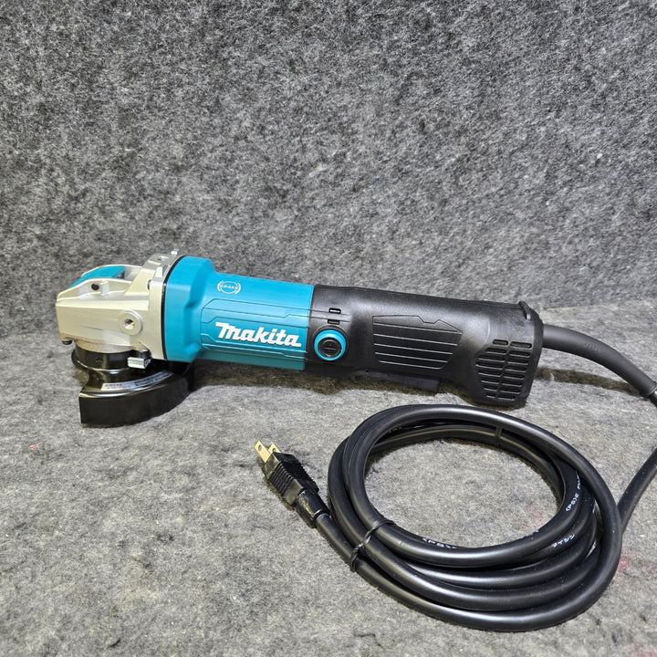 【未使用品】マキタ(Makita) 100ミリディスクグラインダ GA4061 ※外箱シール跡、ヨレ有り※【桶川店】