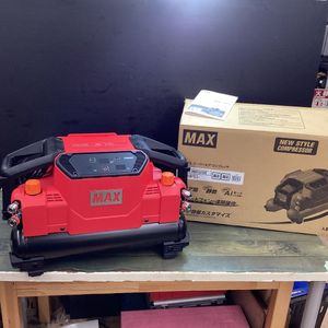 【未使用店頭展示品】 マックス(MAX) エアコンプレッサー AK-HH1310E_レッド 【東大和店】