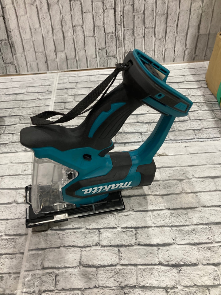 ★マキタ(makita) コードレスボードカッタ SD180DZ　切断能力 石こうボード 30mm 木材 15mm ストローク 6mm　【川口店】