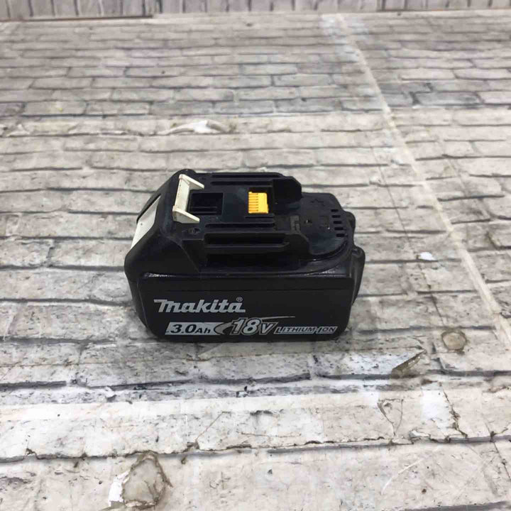★マキタ(makita) コードレスクリーナー CL281FDFCW【川口店】