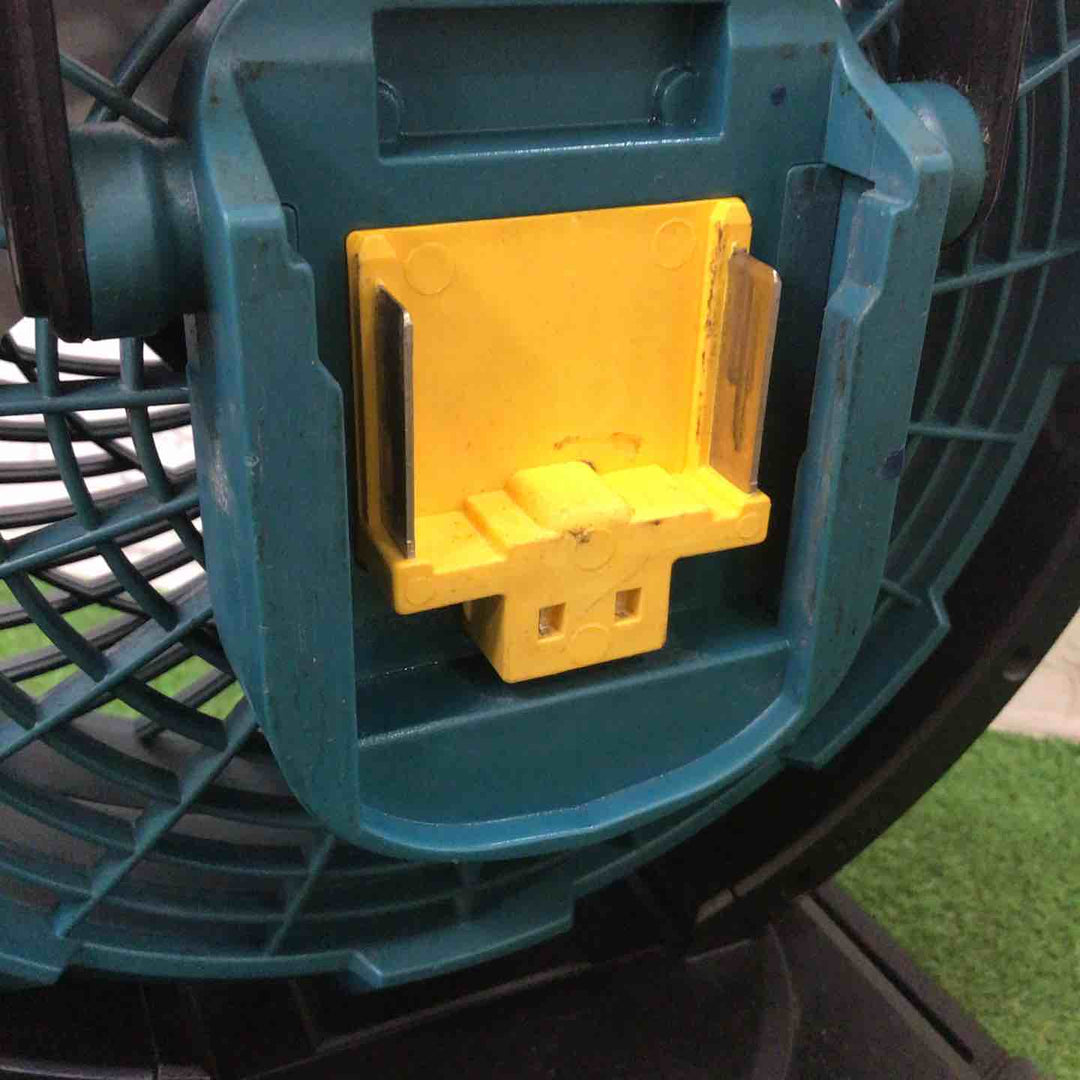 ★マキタ(makita) コードレスファン CF102DZ(本体のみ)【町田店】