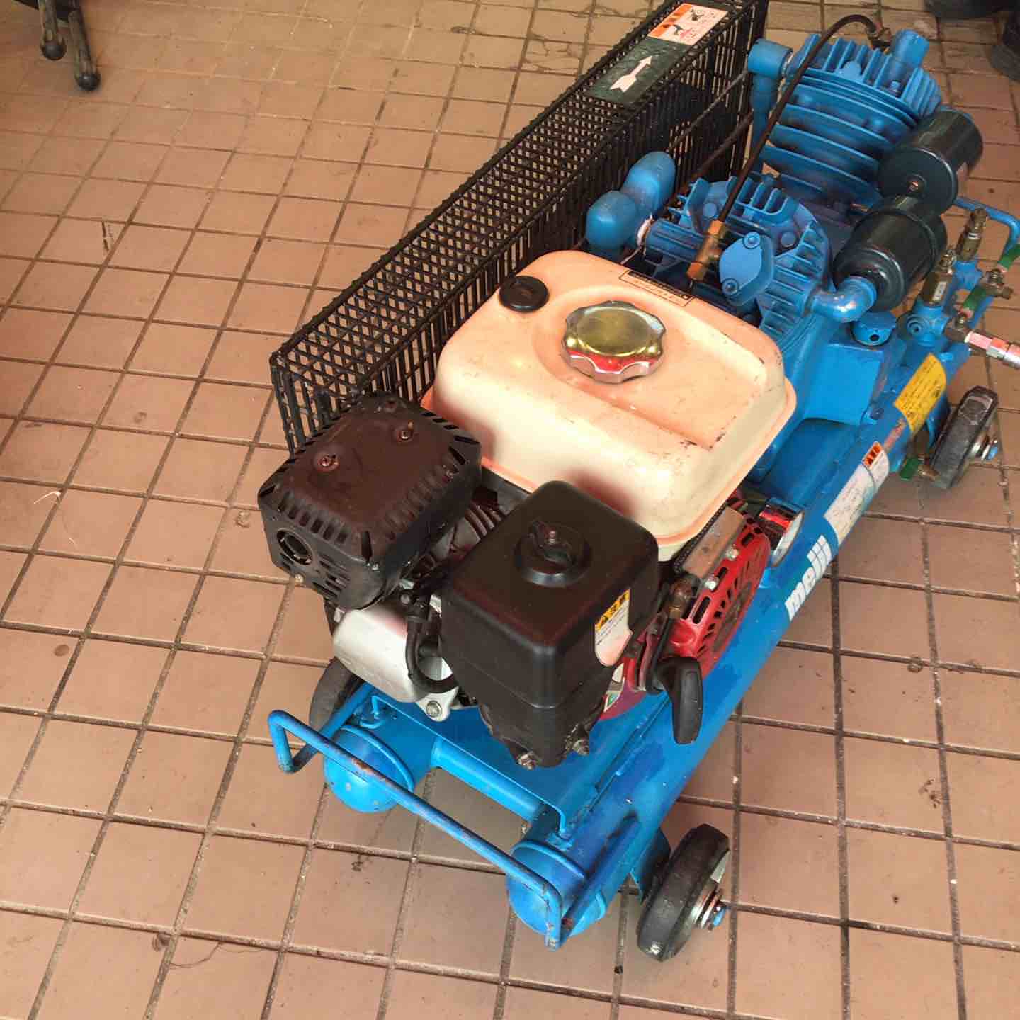 エンジンコンプレッサー 明治　meiji GE-22CS　 楽天市場】明治機械製作所 3馬力 エンジンコンプレッサー 【GE-22DS