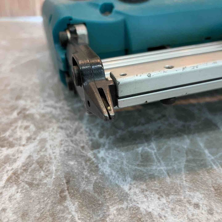 ◇マキタ(makita) コードレスピンタッカ PT350DZ【八潮店】