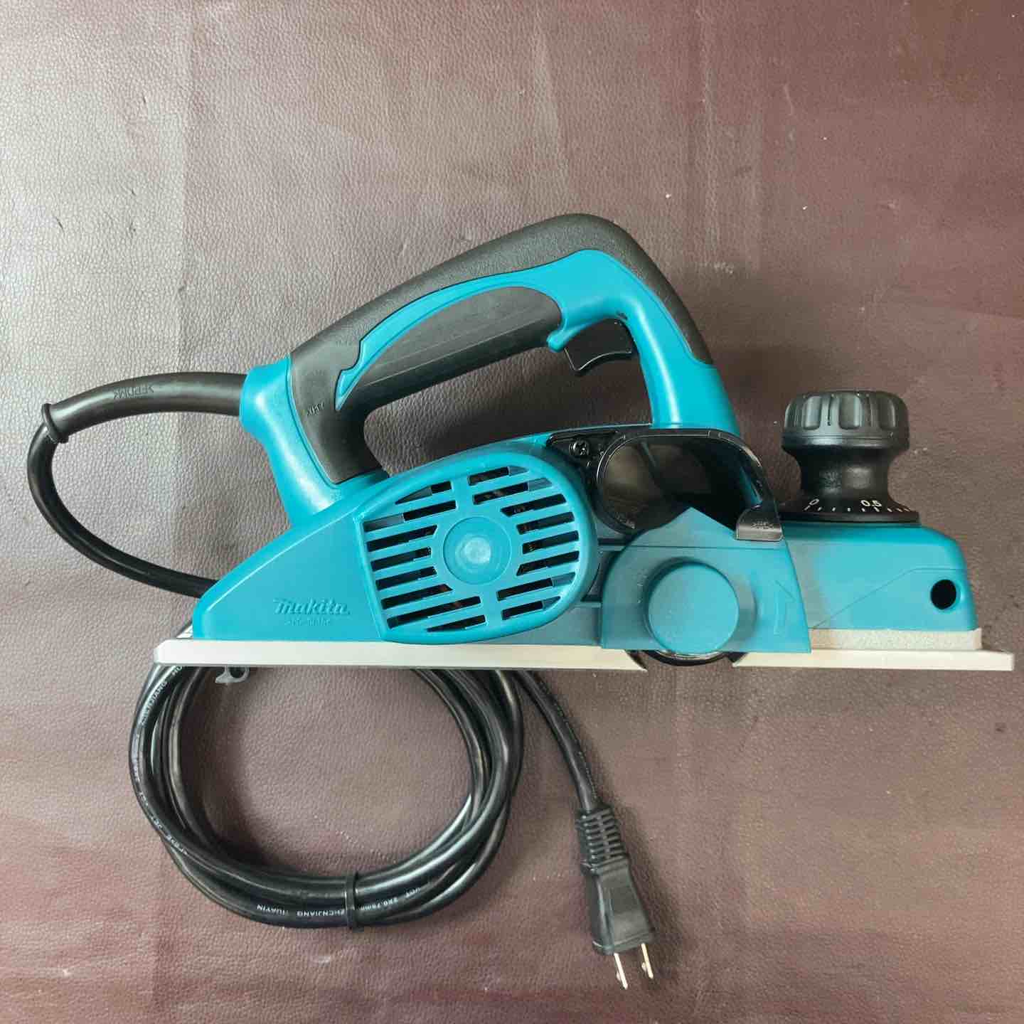 中古品】 マキタ(makita) 電気カンナ KP0800A 【東大和店】 – アクト