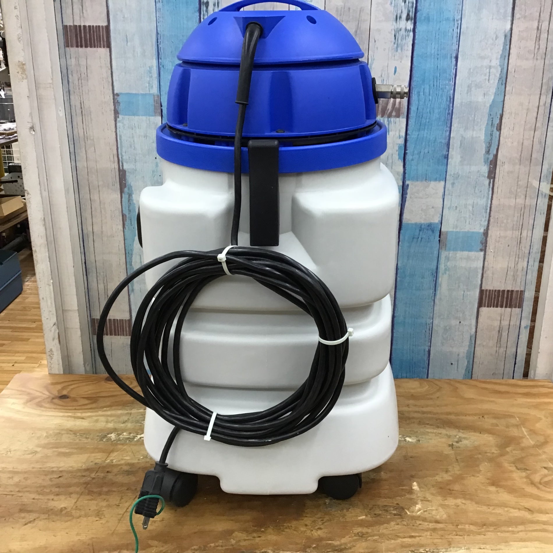 ▽蔵王産業 乾湿両用 掃除機 DUSTER【柏店】 – アクトツールオンライン