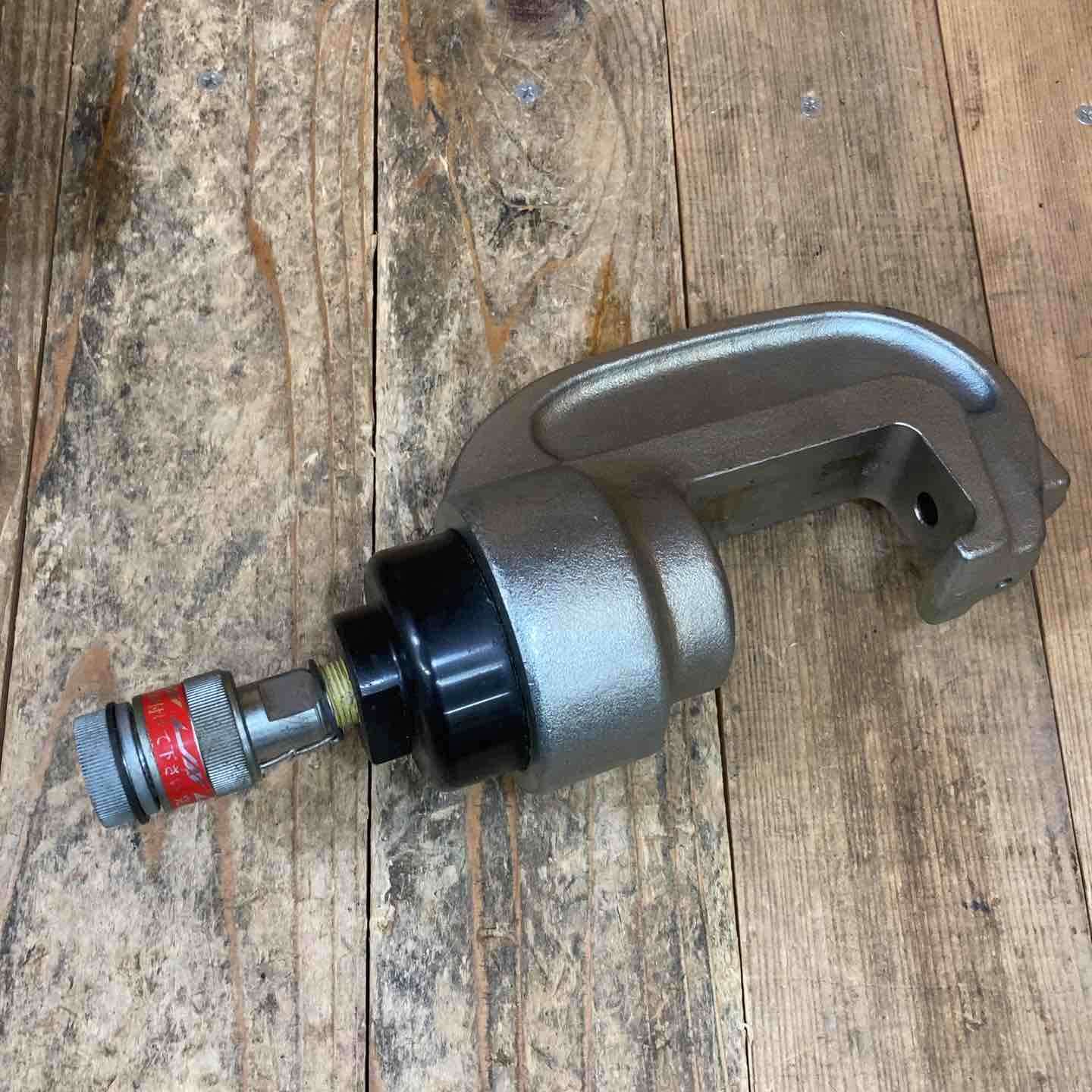 ◇泉精器(IZUMI) 油圧ヘッド分離式圧縮工具 16号B T型コネクタ用 ◇泉精器(IZUMI) 油圧ヘッド分離式圧縮工具 16号B T型コネクタ用