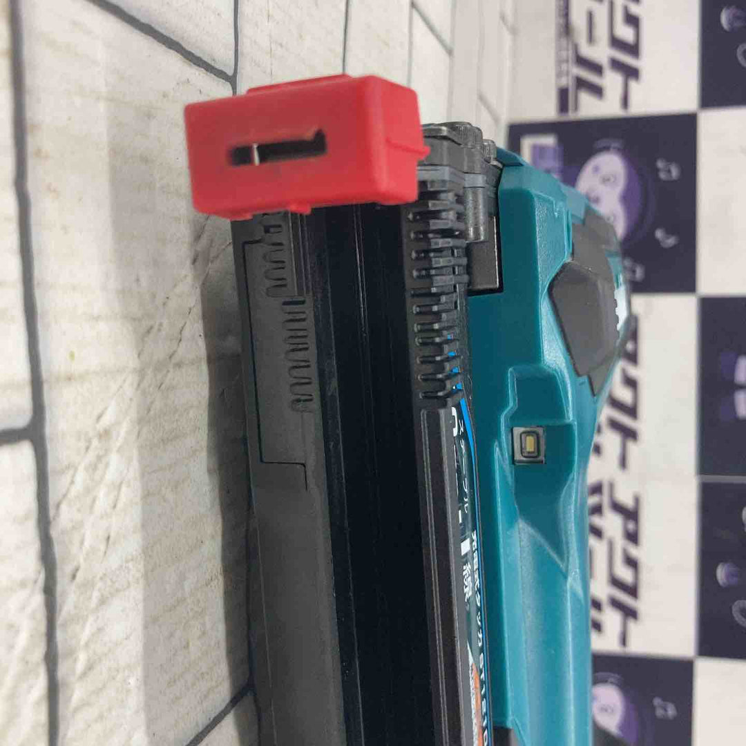 ★マキタ(makita) コードレスタッカー ST121DZK【所沢店】