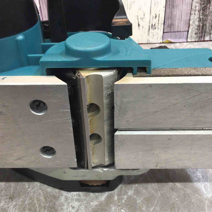 ★マキタ(makita) コードレスカンナ KP180DZ【八潮店】