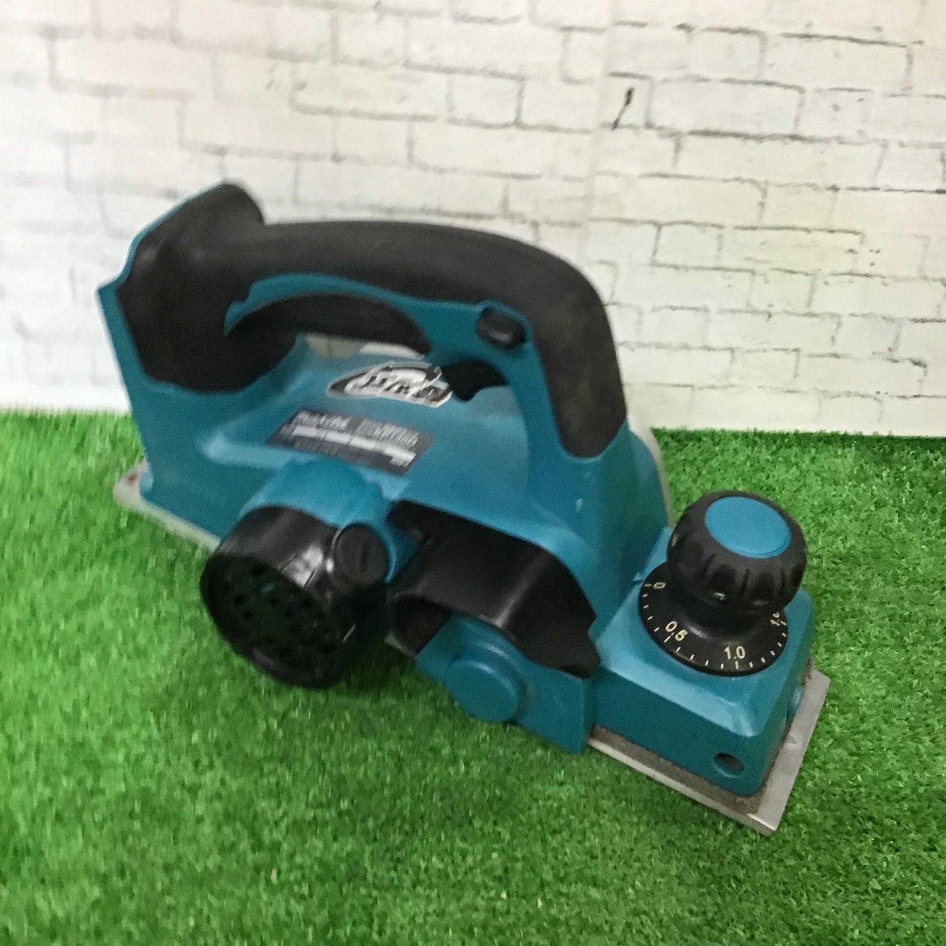 〇マキタ(makita) 14.4Vコードレスカンナ KP140DZ【町田店】 – アクト