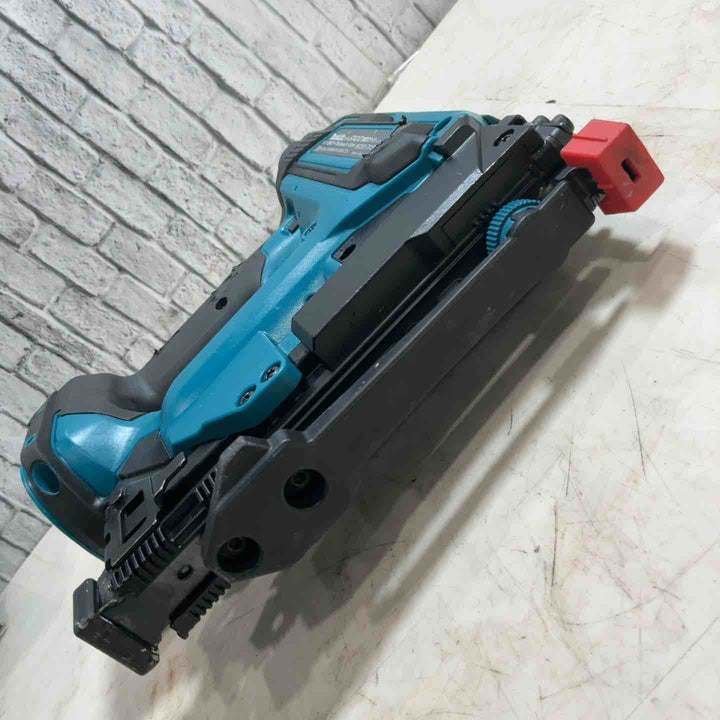 ★マキタ(makita) コードレスタッカ ST421DRG 18V 動作確認済み【川口店】