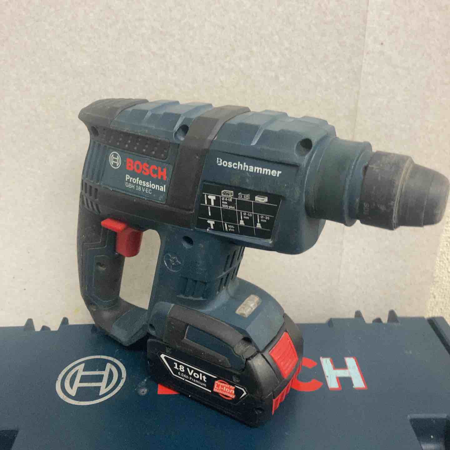 BOSCH(ボッシュ) 18Vバッテリーハンマードリル特別セット (バッテリー3