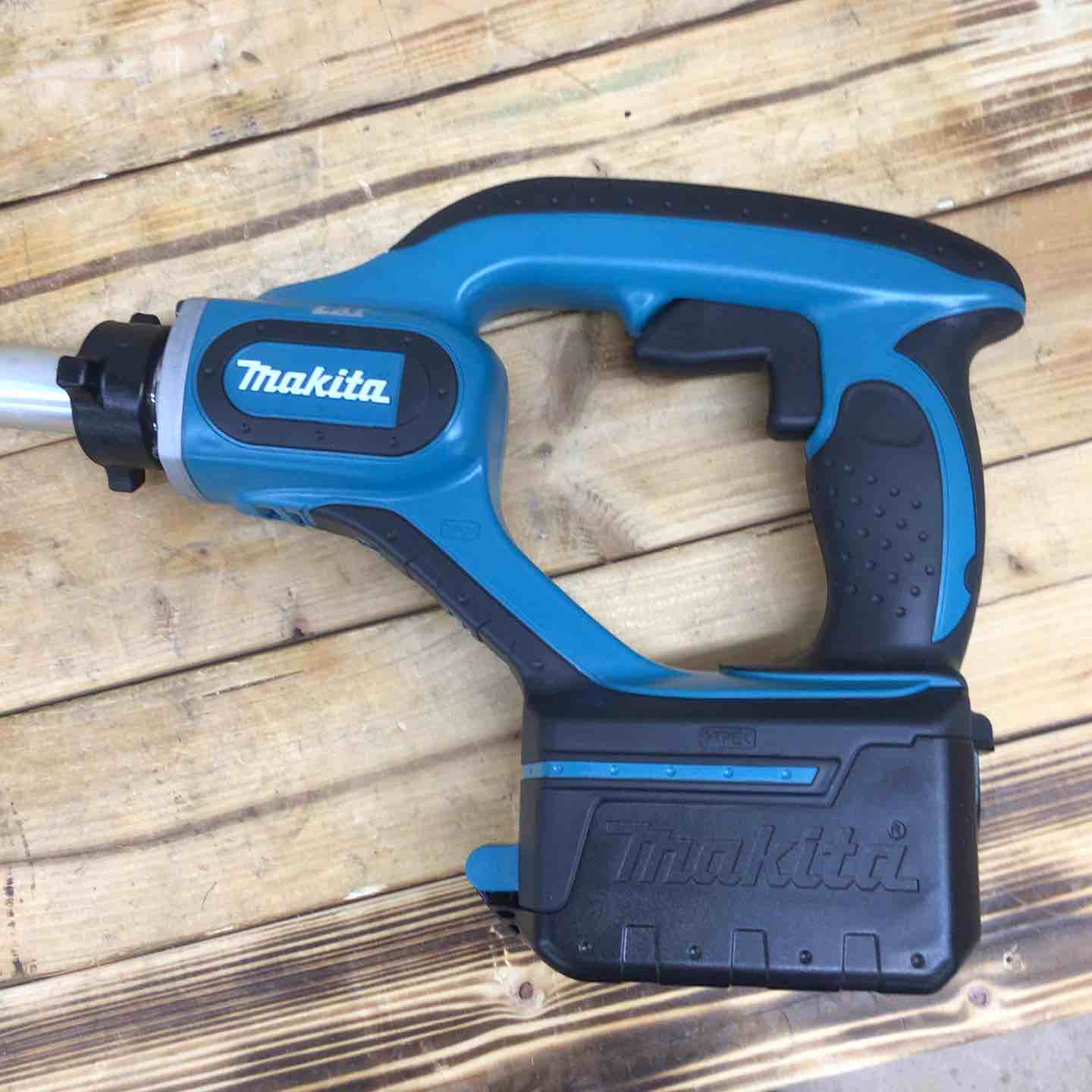 マキタ(makita) コードレスコンクリートバイブレータ VR340DZ 【東大和
