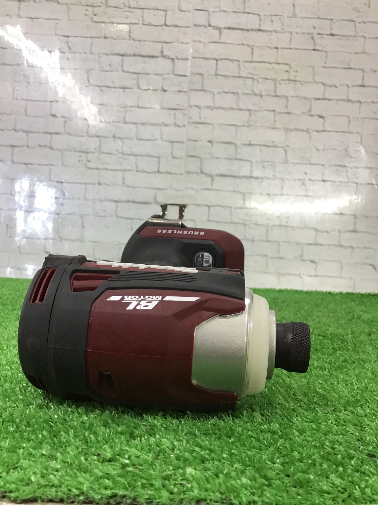 ☆マキタ(makita) コードレスインパクトドライバー TD172DZAR