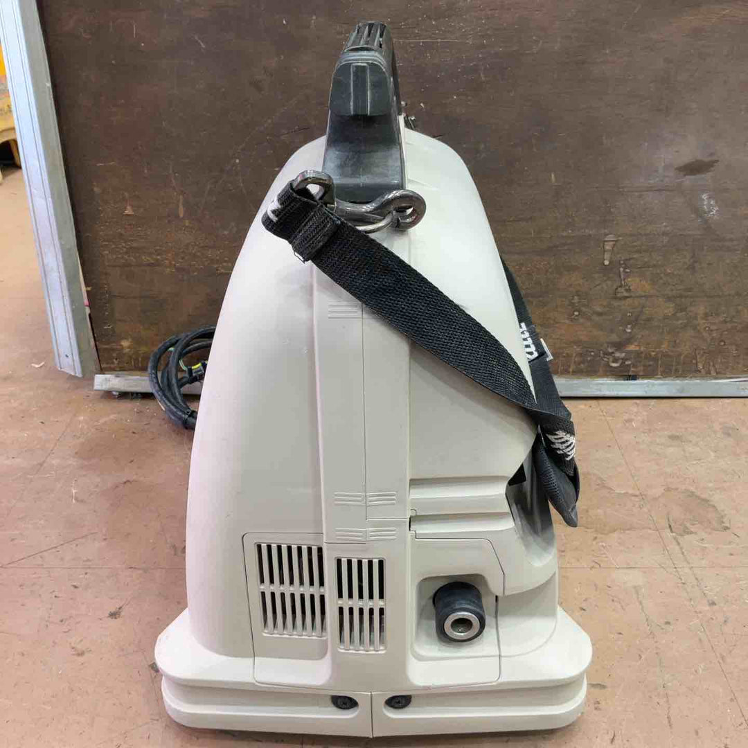 ★マキタ(makita) エアコンプレッサー AC700【草加店】