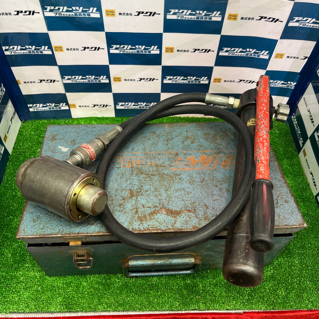 〇泉精器(IZUMI) 手動油圧式ポンプ HP-180N コマ付　B54　B42　B36　B28 【草加店】