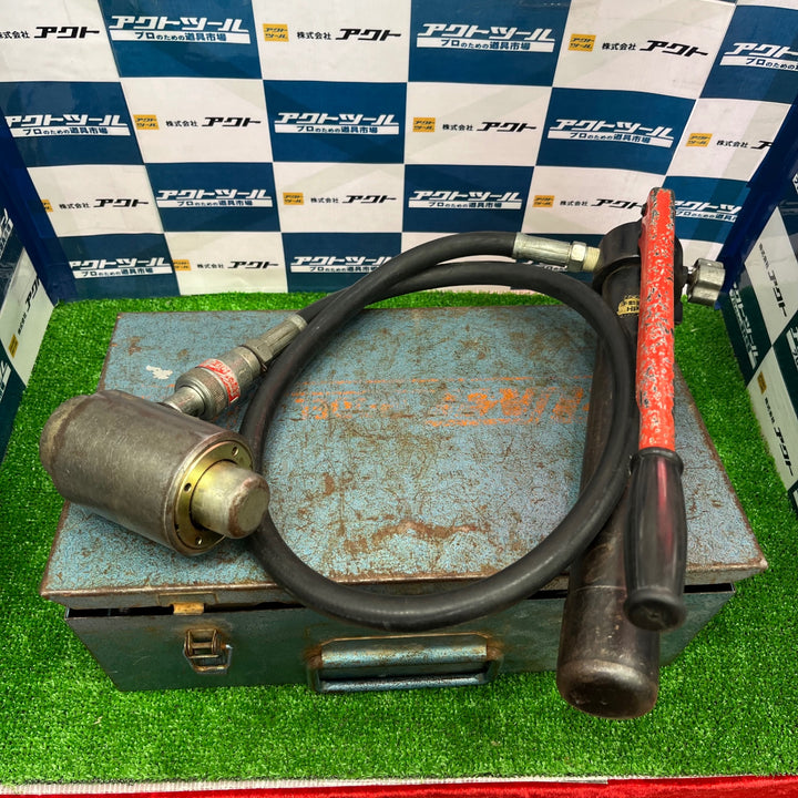 〇泉精器(IZUMI) 手動油圧式ポンプ HP-180N コマ付　B54　B42　B36　B28 【草加店】