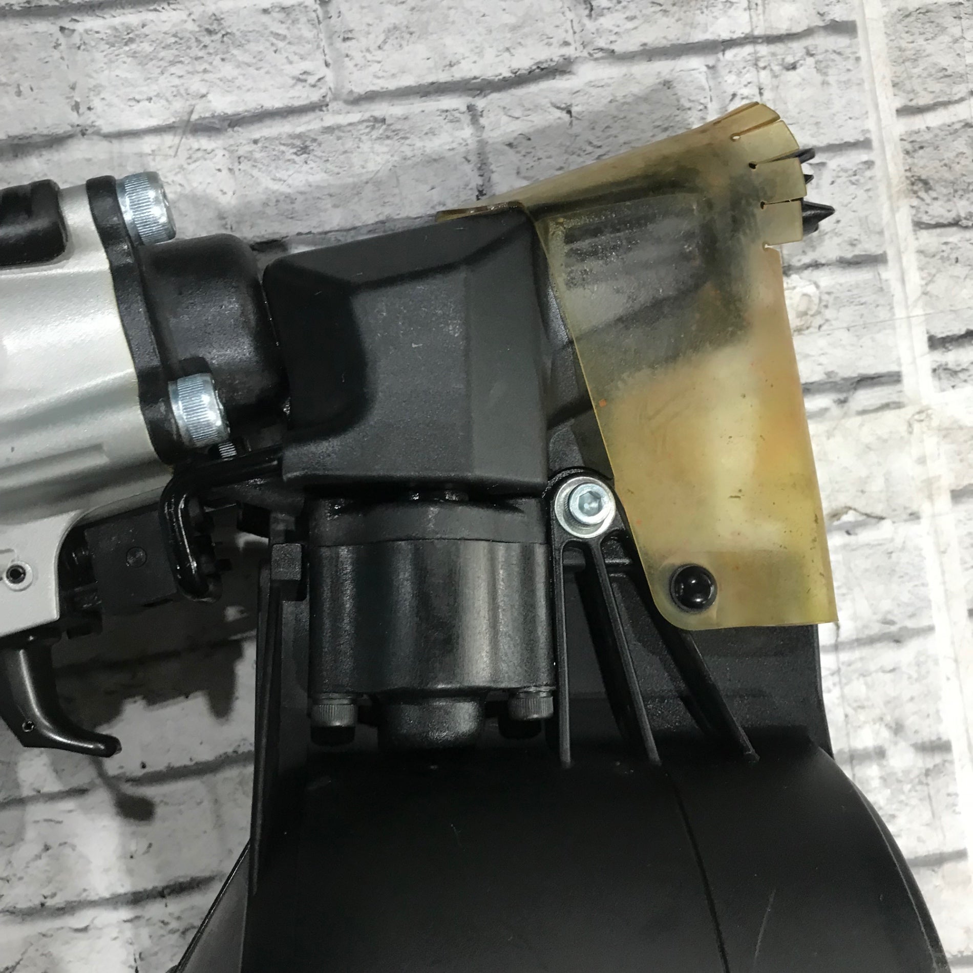 〇マキタ(makita) 高圧エア釘打ち機 AN910H【川口店】 – アクトツール