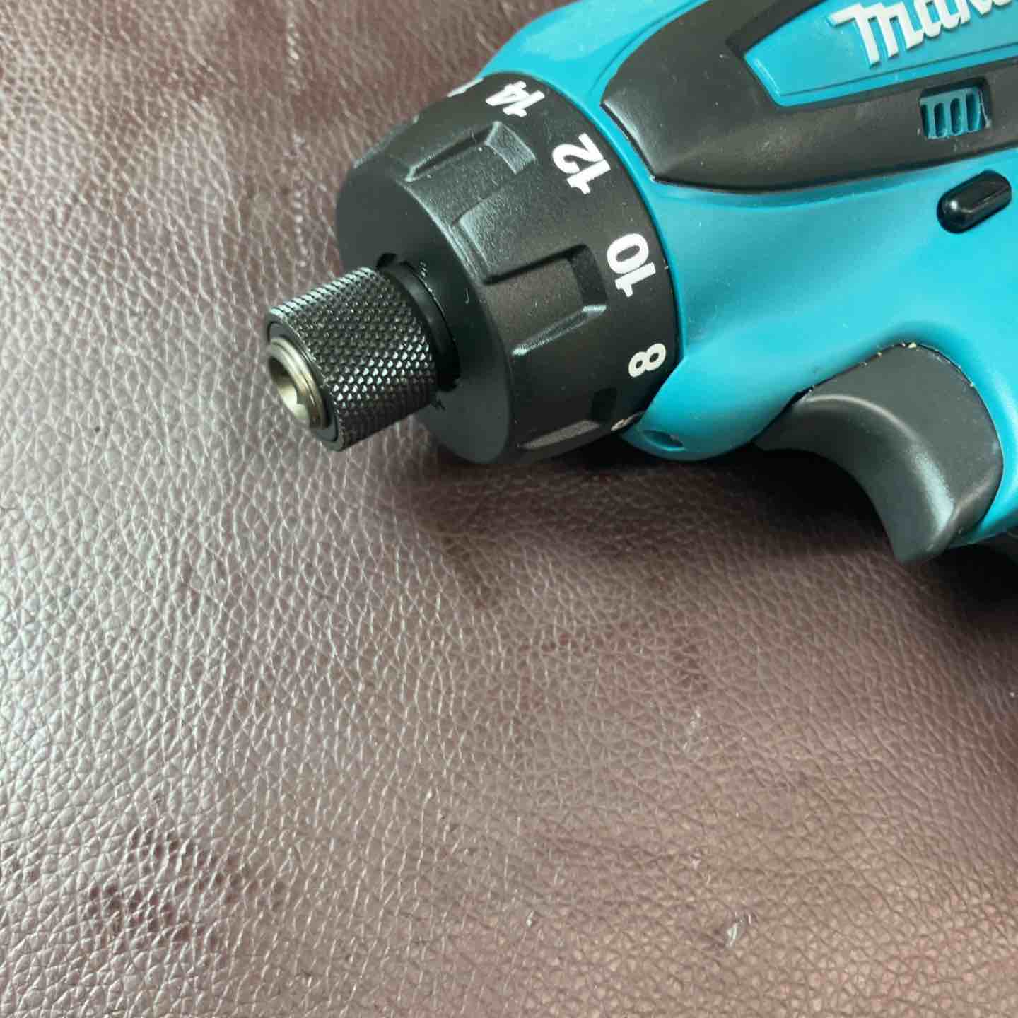 中古品】☆マキタ(makita) コードレスドリルドライバー DF030DWSP