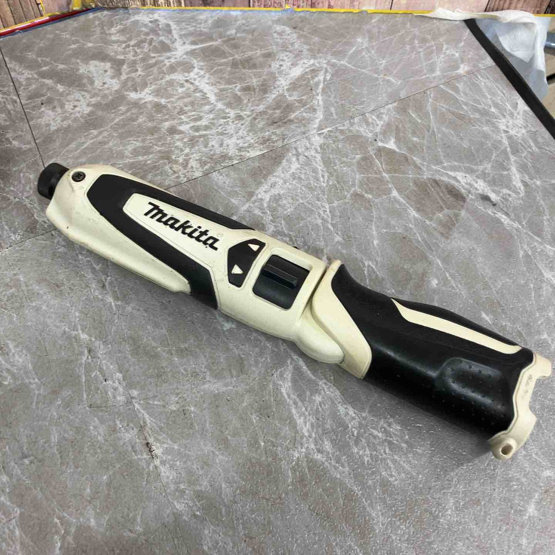 ☆マキタ(makita) コードレスペンインパクトドライバ TD021DSW【八潮店】