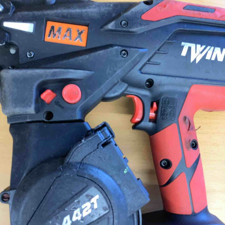 マックス(MAX) 鉄筋結束機 ツインタイア RB-442T-B2C/1450A 柱 梁 基礎 鉄筋 結束 建築現場 土木現場 住宅基礎【越谷店】