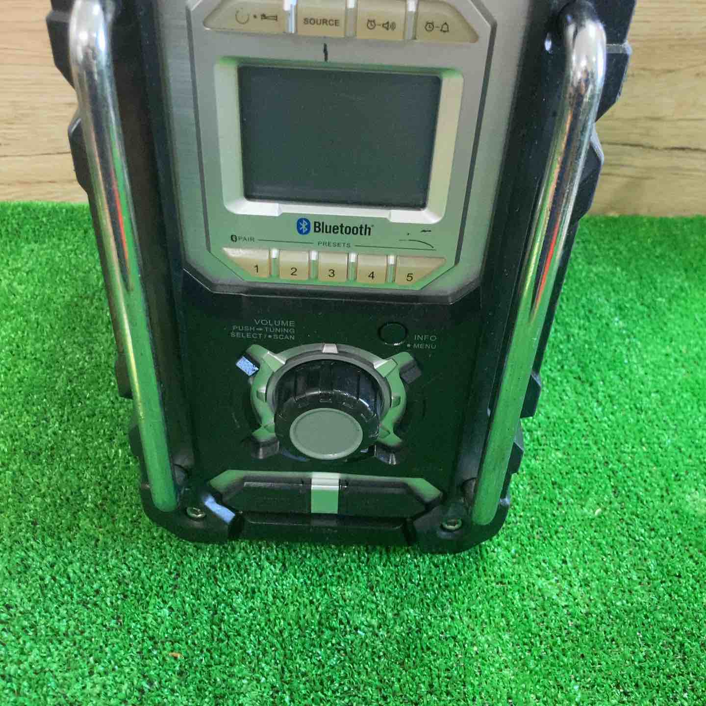 ★マキタ(makita) コードレスラジオ MR106B【町田店】 ☆マキタ(makita) コードレスラジオ MR106B【町田店】 – アクトツール