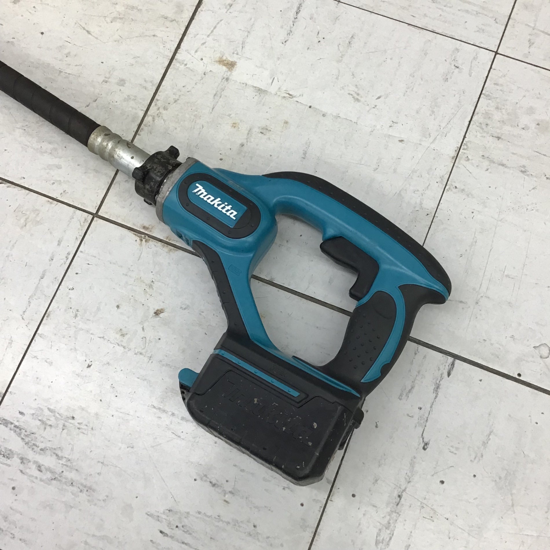 中古品】 マキタ/makita コンクリートバイブレータ・VR440DZ 【鴻巣店