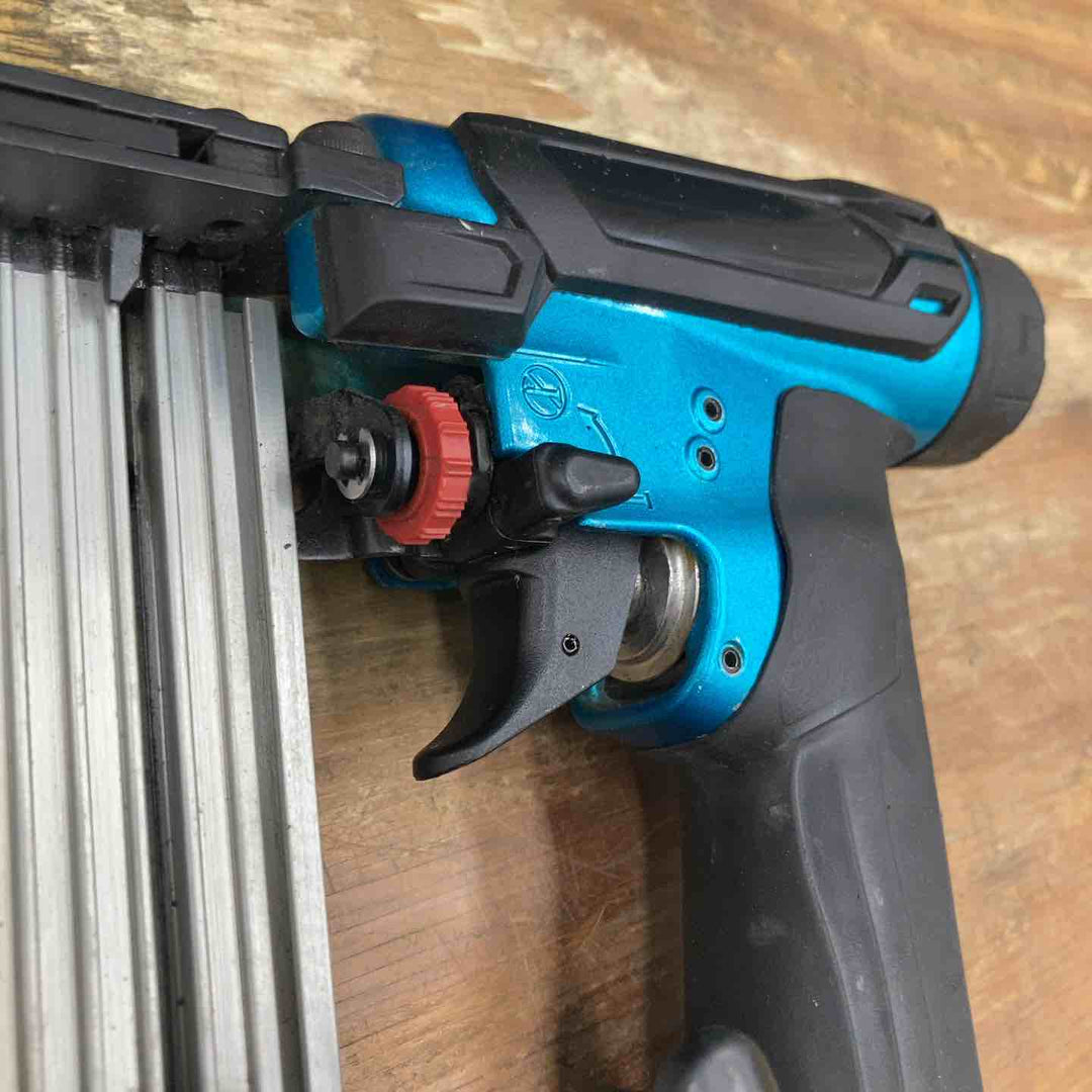 ★マキタ(makita) 高圧ピンネイラ AF502HPM【柏店】