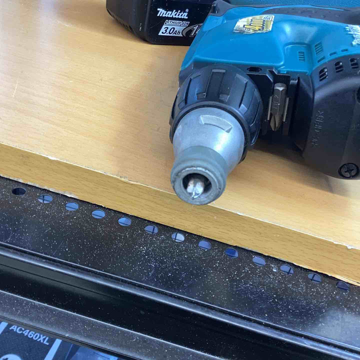 ◇マキタ(makita) コードレススクリュードライバー FS440DRF 14.4Vバッテリー1個 充電器付【越谷店】