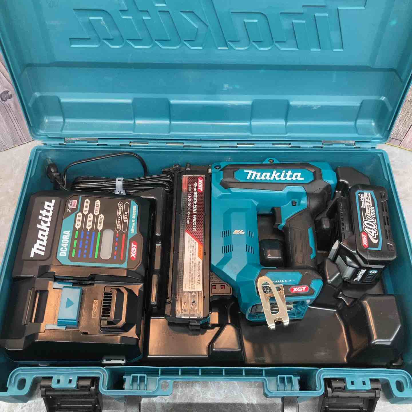 ☆マキタ(makita) コードレスフィニッシュネイラ FN001GRD【八潮店