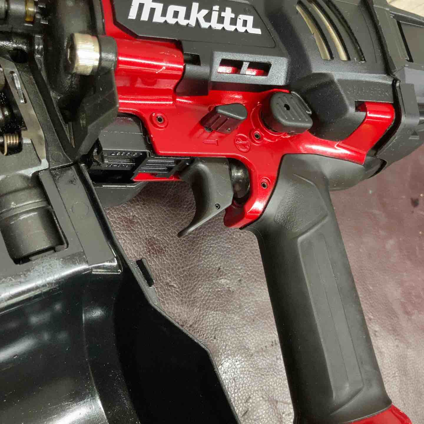 中古品】 マキタ(makita) 高圧エア釘打ち機 AN936H 【東大和店