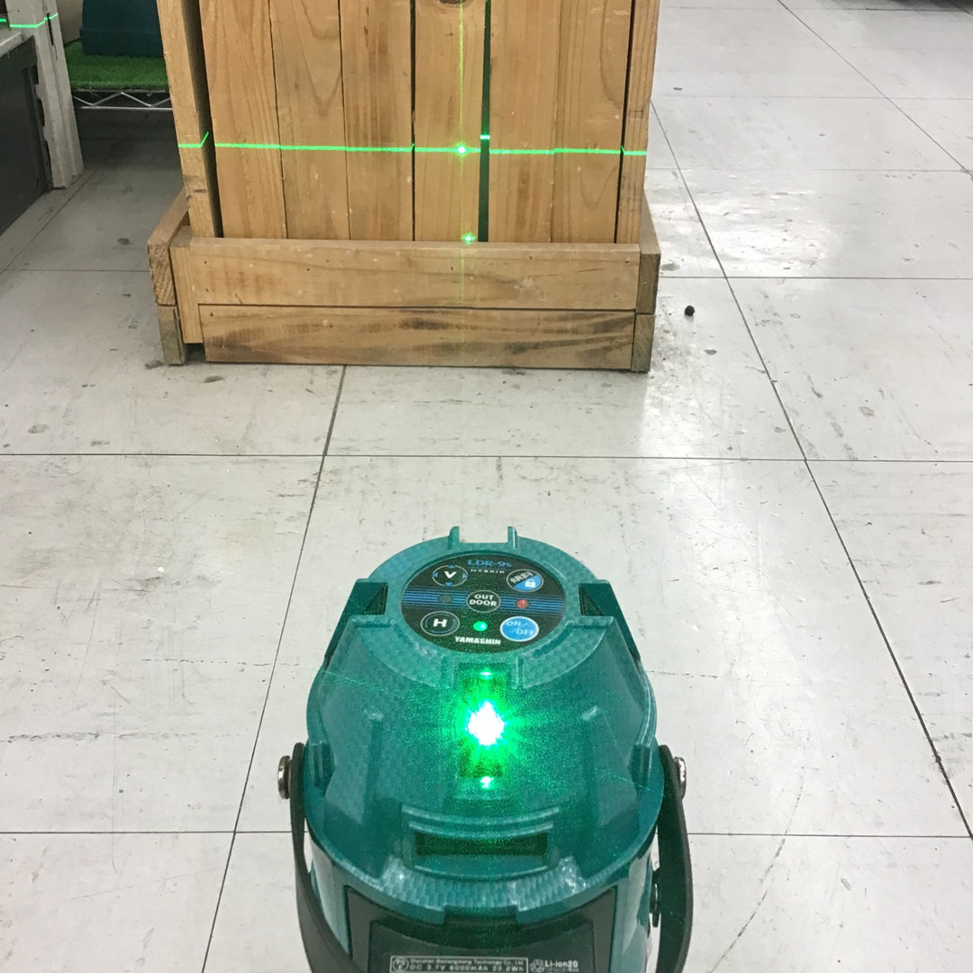 【現状品】 山真製鋸/YAMASHIN 電子整準式レーザー墨出し器・LDR-9s 【鴻巣店】