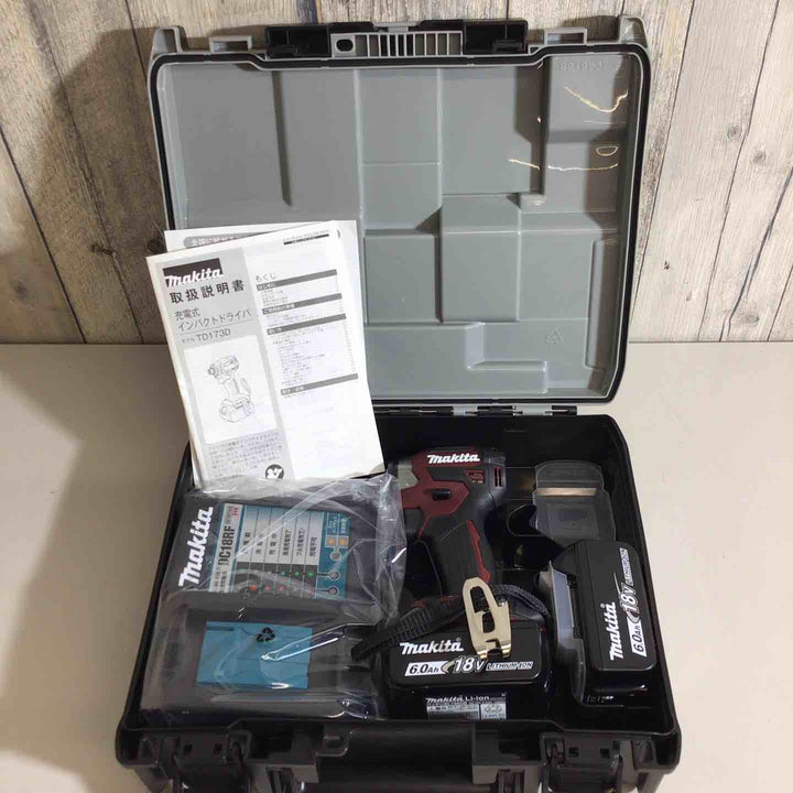 【未使用品】★純正バッテリー2個&充電器付き★マキタ(makita) コードレスインパクトドライバー TD173DGXAR レッド 赤 限定色【戸田店】