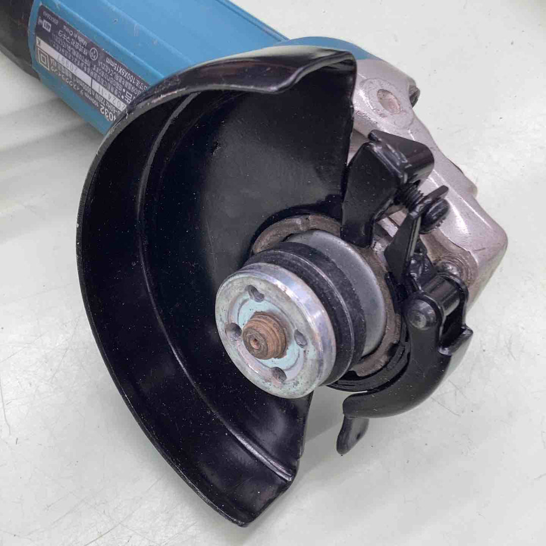 ☆マキタ(makita) 100mmディスクグラインダ GA4032【越谷店】