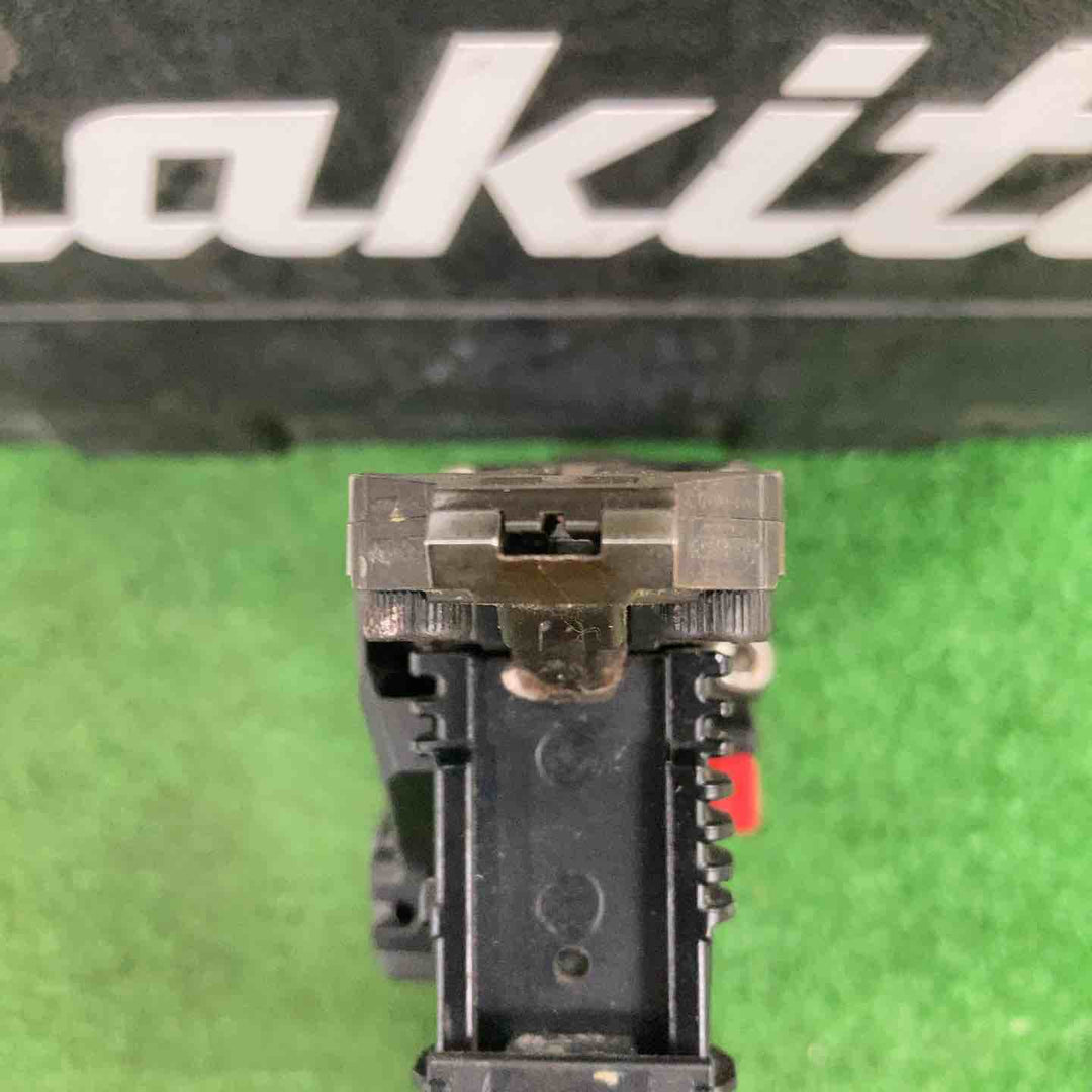 ★マキタ(makita) 高圧フロアタッカ AT451H【川崎店】