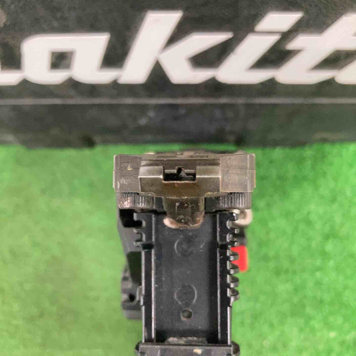 ★マキタ(makita) 高圧フロアタッカ AT451H【川崎店】