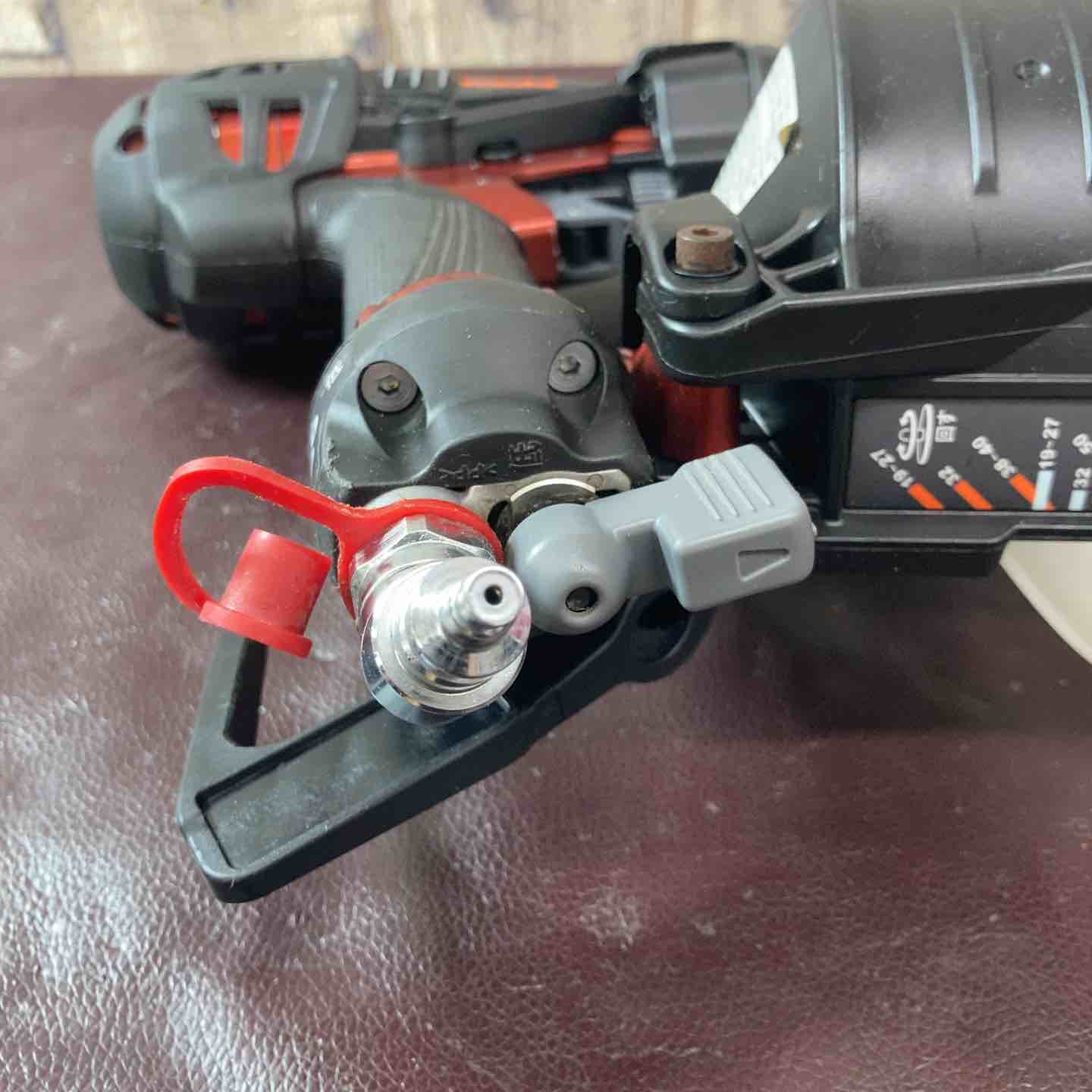 中古品】マックス(MAX) 高圧エア釘打ち機 HN-50N4(D)-R【東大和店