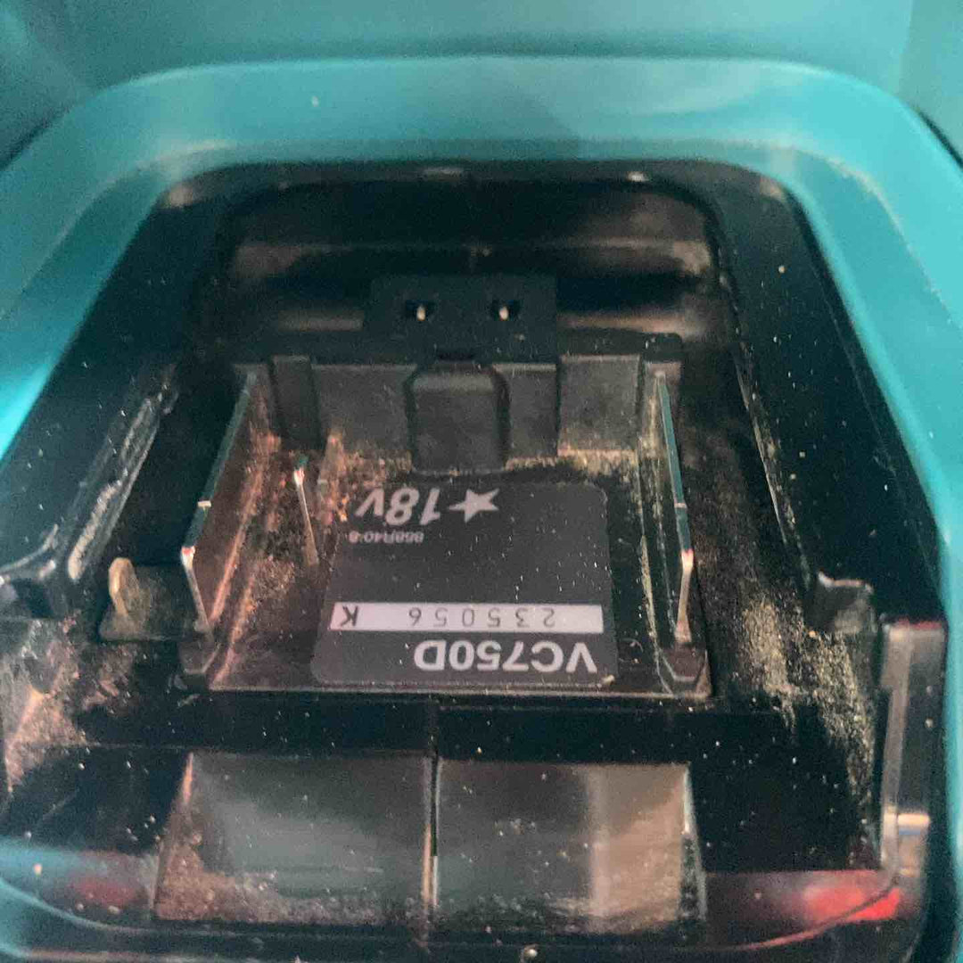 ★マキタ(makita) コードレス集じん機 乾湿両用 VC750DZ【川崎店】