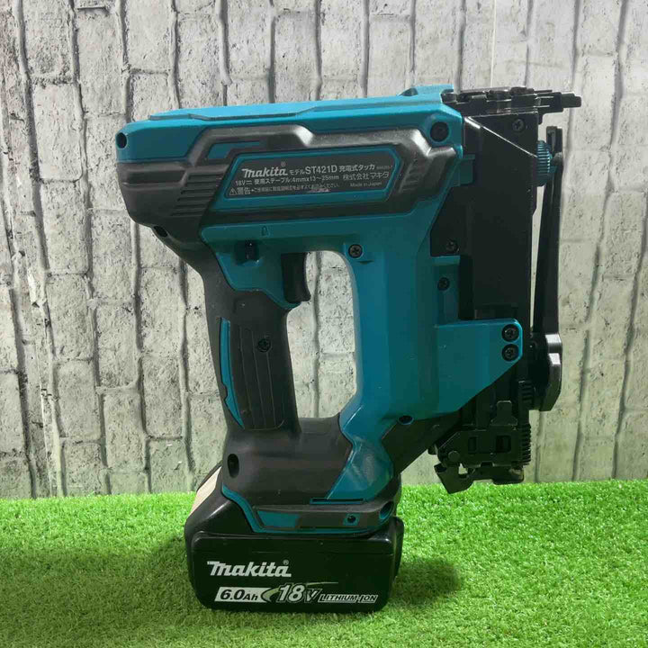 ★マキタ(makita) コードレスタッカ ST421DRG 動作確認済【川口店】