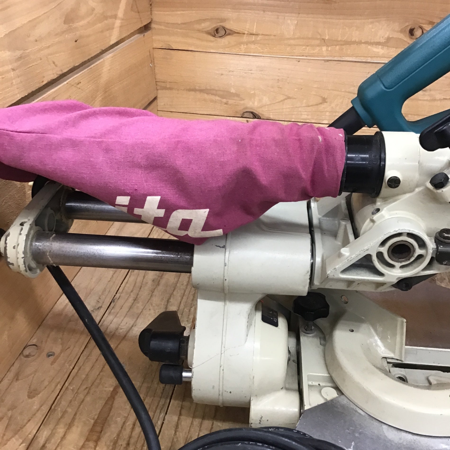 店頭受取り限定】〇マキタ(makita) スライドマルノコ LS0713FL