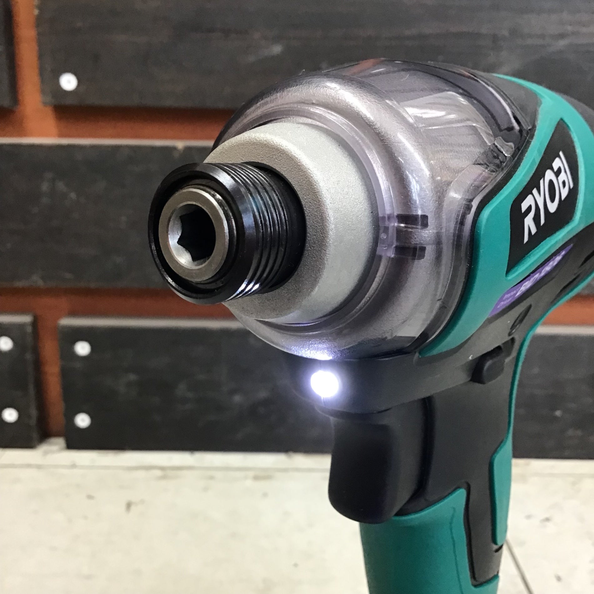 中古品】 リョービ/RYOBI コードレスインパクトドライバ BID-1806