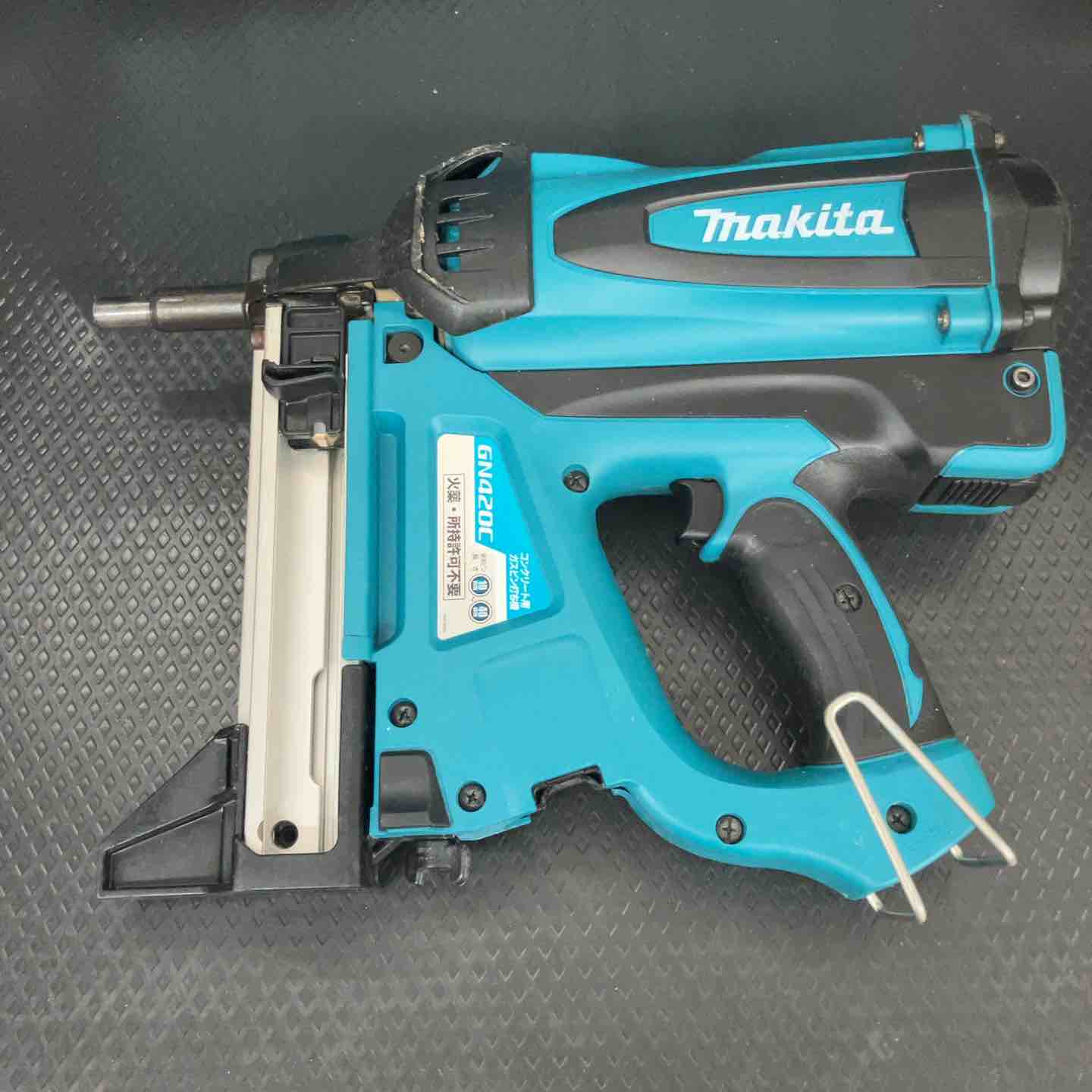 中古品】 マキタ/makita コードレスコンクリート用ガスピン打ち機