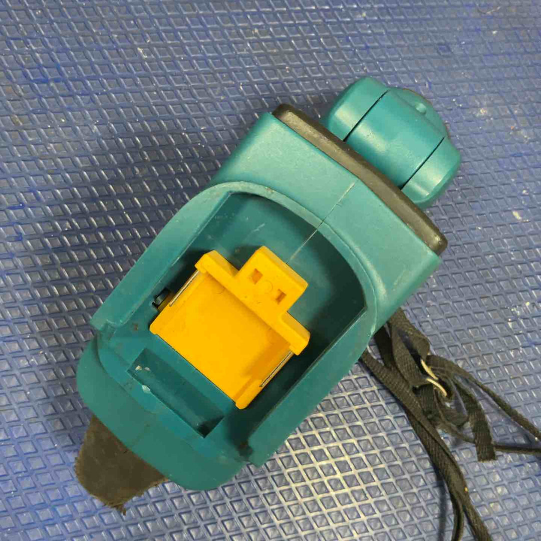 ★マキタ(makita) コードレスラジオ付ライト MR050【草加店】